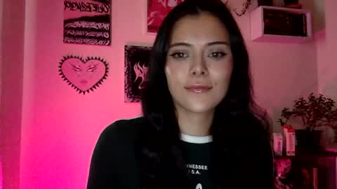 Snapshot of hottietat4u chatting on 29, 10, 2025 Tat  online show from 29, 10, 2025