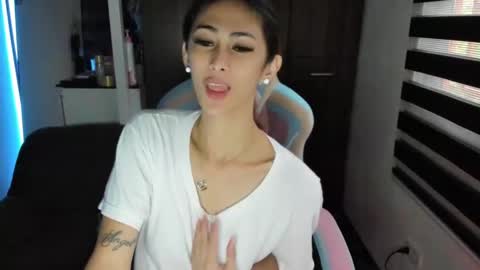 Snapshot of hottietrinity chatting on 23, 1, 2025 YOUR ONE AND ONLY TRINITY online show from 23, 1, 2025
