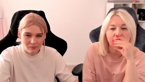 Nessie and Jessie online show from 7, 3, 2025