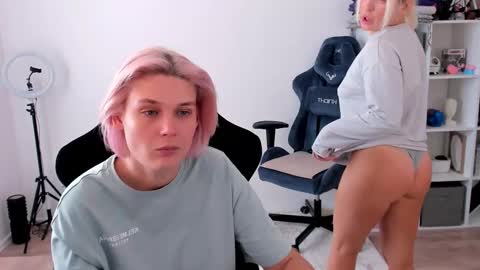 Nessie and Jessie online show from 11, 10, 2025