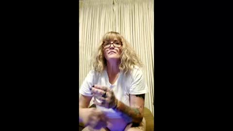 Snapshot of howdoyoulikeit87 chatting on 22, 5, 2026 howdoyoulikeit87 online show from 22, 5, 2026