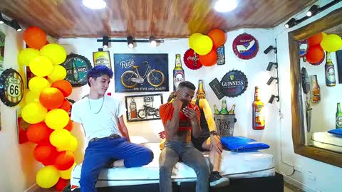 Snapshot of howents chatting on 8, 2, 2025 HOWENTS online show from 8, 2, 2025