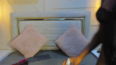 Snapshot of huddah_cam chatting on 2, 1, 2025 huddah online show from 2, 1, 2025