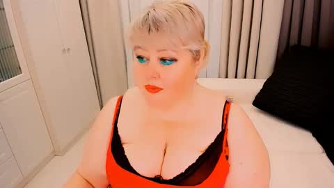 Snapshot of huge_booobs chatting on 12, 1, 2026 milli online show from 12, 1, 2026