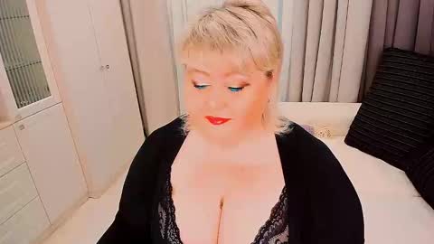 Snapshot of huge_booobs chatting on 17, 2, 2026 milli online show from 17, 2, 2026