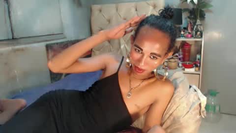 Snapshot of hugecock_caramel chatting on 15, 5, 2026 hugecock_caramel online show from 15, 5, 2026