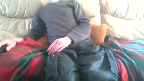 hugenob4u online show from 22, 4, 2026