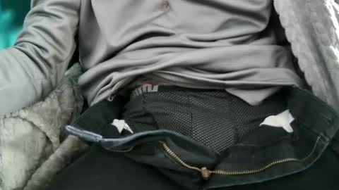 hugepecker131 online show from 31, 12, 2024