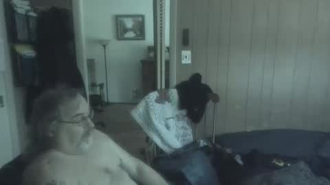 lonely huggy bear online show from 26, 2, 2025