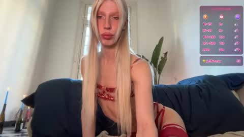 Snapshot of hung_angel_xxl chatting on 30, 6, 2026 Alice help me reach 100 likes online show from 30, 6, 2026