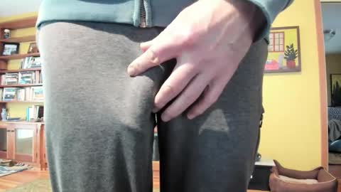 Big uncut cock dripping online show from 30, 12, 2024