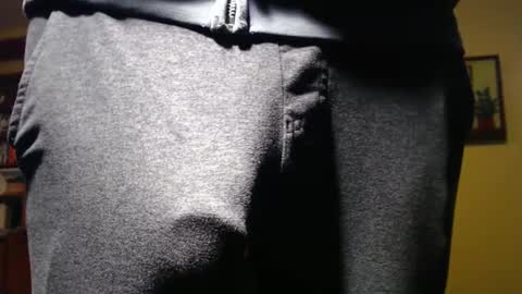 Big uncut cock dripping online show from 8, 1, 2025