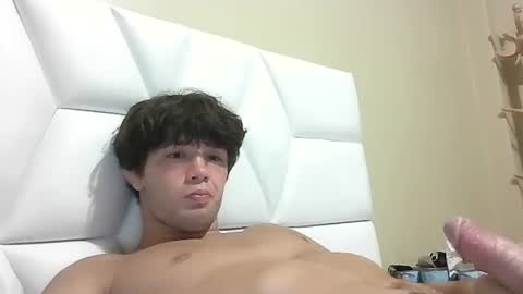 Snapshot of hunglikecrazyy chatting on 7, 4, 2026 Tyler online show from 7, 4, 2026