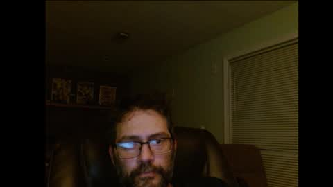 Snapshot of hunglonelyguy chatting on 27, 10, 2025 LonelyGuy online show from 27, 10, 2025