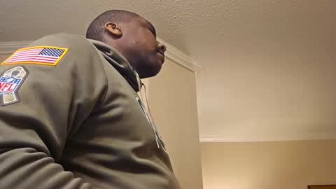 Snapshot of hungluv1 chatting on 12, 11, 2025 hungluv1 online show from 12, 11, 2025