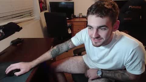 hungmtnman2256 online show from 4, 12, 2025