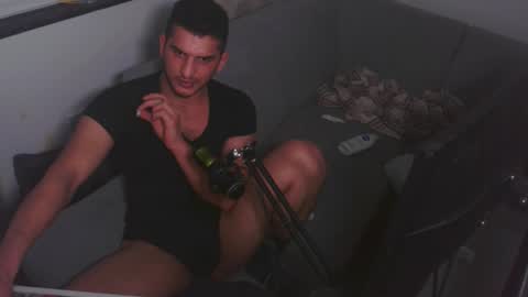 LittleDevilXo1999 online show from 18, 12, 2025