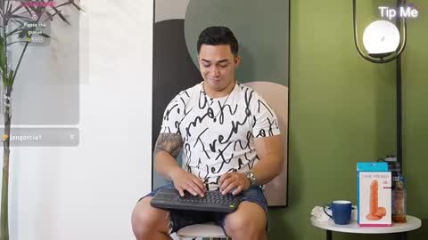 hunk_ryan online show from 13, 2, 2025