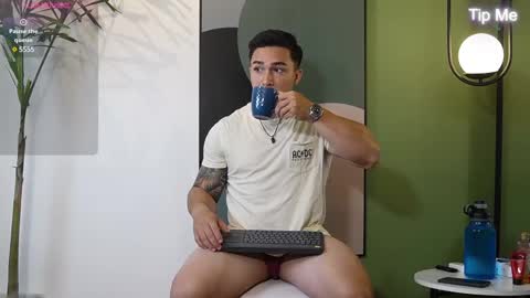 hunk_ryan online show from 14, 2, 2025