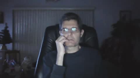 hunkmasclefad458 online show from 16, 12, 2024