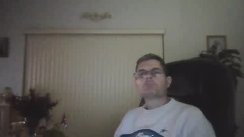 hunkmasclefad458 online show from 2, 4, 2026