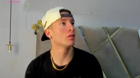 Snapshot of hunterheat_ chatting on 26, 10, 2025 hunterheat_ online show from 26, 10, 2025