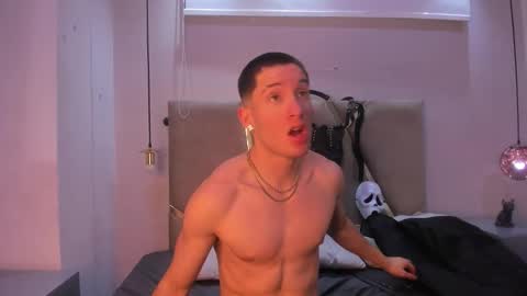 Snapshot of hunterheat_ chatting on 29, 10, 2025 hunterheat_ online show from 29, 10, 2025