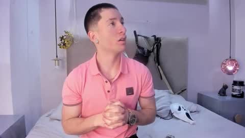 Snapshot of hunterheat_ chatting on 1, 11, 2025 hunterheat_ online show from 1, 11, 2025