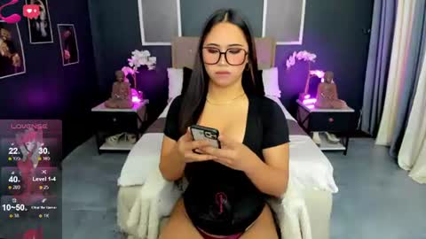 Snapshot of hunterxhuntress chatting on 3, 8, 2026 HELLO HANNAH IS BACK online show from 3, 8, 2026