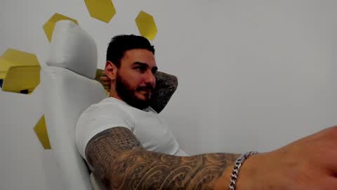 huntyourheart94 online show from 8, 1, 2025