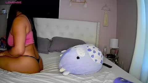 Snapshot of hxnnydrips chatting on 6, 2, 2026 Leah online show from 6, 2, 2026