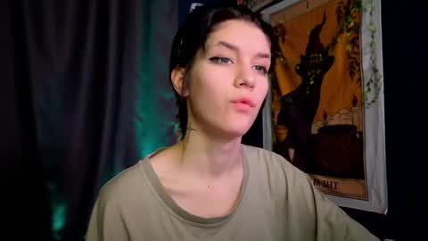 Snapshot of hyeon_jin chatting on 4, 1, 2025 Hyeon Jin online show from 4, 1, 2025