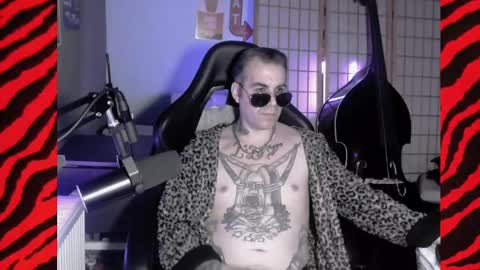 Snapshot of hypnosexray chatting on 15, 1, 2025 Mistress Magenta online show from 15, 1, 2025