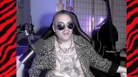 Snapshot of hypnosexray chatting on 15, 1, 2025 Mistress Magenta online show from 15, 1, 2025