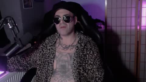 Snapshot of hypnosexray chatting on 20, 1, 2025 Mistress Magenta online show from 20, 1, 2025