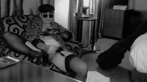 Snapshot of hypnosexray chatting on 31, 1, 2025 Mistress Magenta online show from 31, 1, 2025