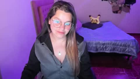 Hello Im Julieta Im 25 years old and I love being here. Thank you for visiting my living room. The only rule is that you hap online show from 7, 1, 2025
