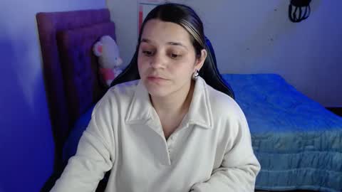 Hello Im Julieta Im 25 years old and I love being here. Thank you for visiting my living room. The only rule is that you hap online show from 25, 9, 2025