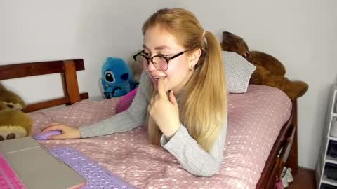 Hyun Joo online show from 20, 4, 2026