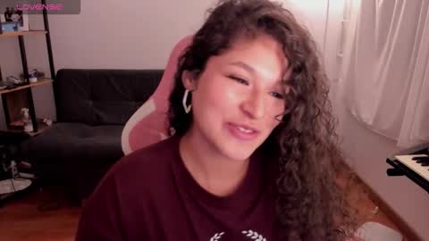 Snapshot of iam_nikki chatting on 21, 11, 2025 On instagram Imm NikkiHelp me reach 100 likes online show from 21, 11, 2025