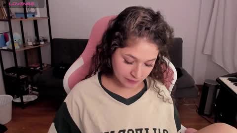 Snapshot of iam_nikki chatting on 4, 12, 2025 On instagram Imm NikkiHelp me reach 100 likes online show from 4, 12, 2025