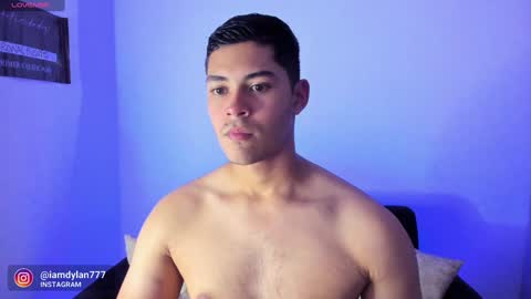 Dylan  independent model  online show from 22, 1, 2025