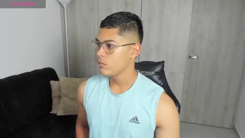 Dylan  independent model  online show from 17, 9, 2025