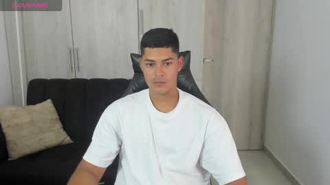 Dylan  independent model  online show from 15, 10, 2025