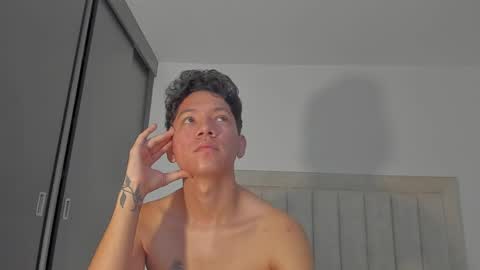 Snapshot of iamjulian_ chatting on 21, 5, 2026 Juliiiiian online show from 21, 5, 2026