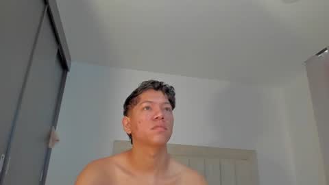 Snapshot of iamjulian_ chatting on 27, 6, 2026 Juliiiiian online show from 27, 6, 2026