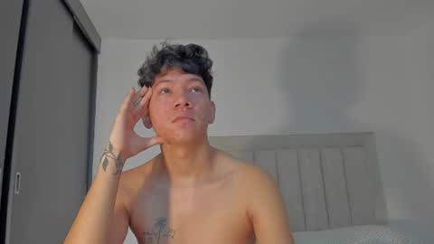 Snapshot of iamjulian_ chatting on 15, 7, 2026 Juliiiiian online show from 15, 7, 2026
