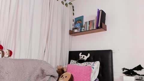 Snapshot of iammelody_ chatting on 27, 12, 2024 Mel  online show from 27, 12, 2024