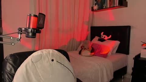 Snapshot of iammelody_ chatting on 17, 9, 2025 Mel  online show from 17, 9, 2025