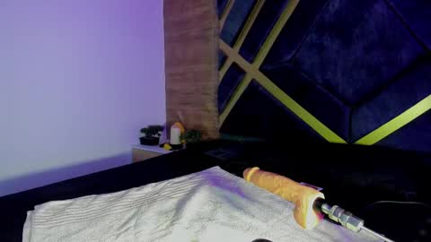 IAN CASTILLO online show from 9, 3, 2026